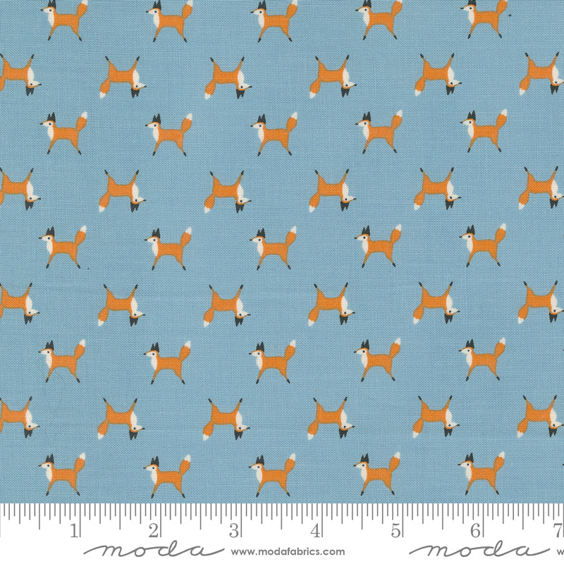 WOODLAND WONDER: Fox Trot-Sky (1/4 Yard)