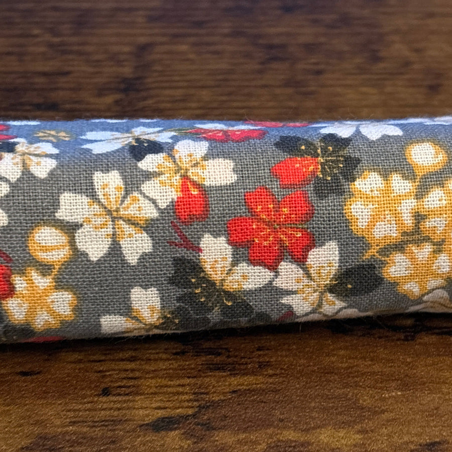 FRENCH FAT QUARTER: Flowers on Grey